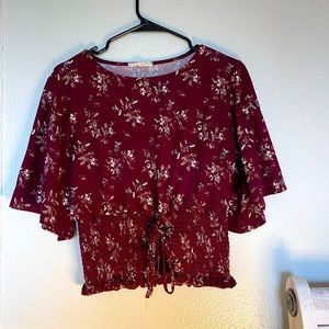 Slightly cropped top (L)